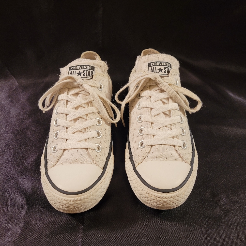 Women's Convers - Picture 2 of 12